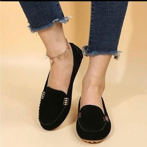 🆕 Velvet like slip on shoes.